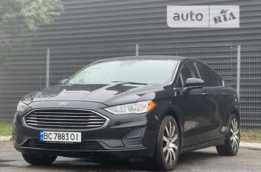 Седан Ford Fusion 2019 в Львові