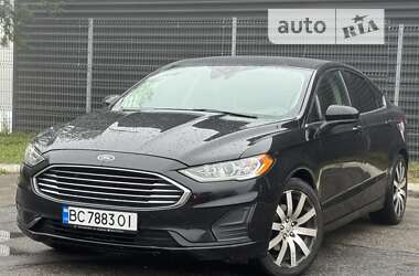 Седан Ford Fusion 2019 в Львове