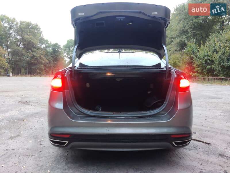 Седан Ford Fusion 2014 в Сумах