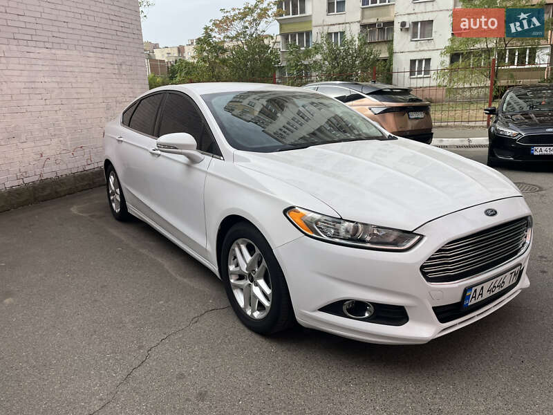 Седан Ford Fusion 2015 в Києві