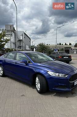 Седан Ford Fusion 2015 в 