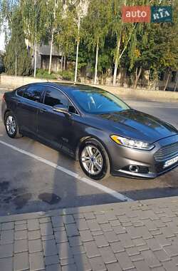 Седан Ford Fusion 2015 в Могилів-Подільському