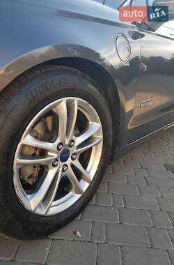 Седан Ford Fusion 2015 в Могилів-Подільському