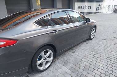 Седан Ford Fusion 2013 в 