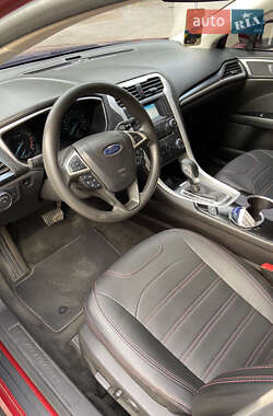 Седан Ford Fusion 2015 в 