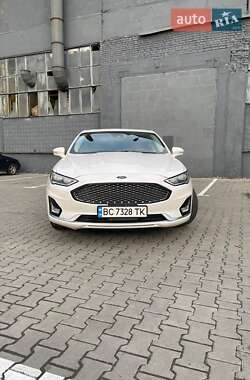Седан Ford Fusion 2019 в 