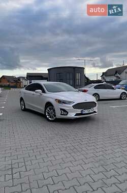 Седан Ford Fusion 2019 в 