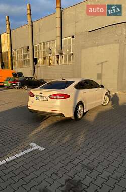 Седан Ford Fusion 2019 в 