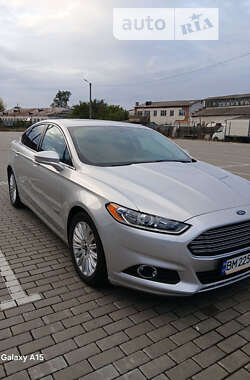 Седан Ford Fusion 2015 в Ромнах