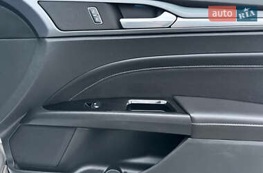 Седан Ford Fusion 2014 в 
