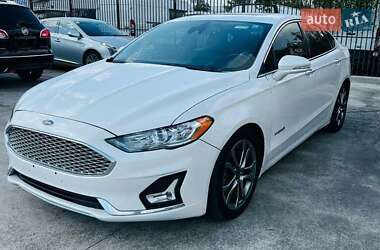 Седан Ford Fusion 2019 в 