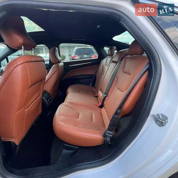 Седан Ford Fusion 2019 в Львове