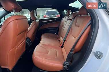 Седан Ford Fusion 2019 в 