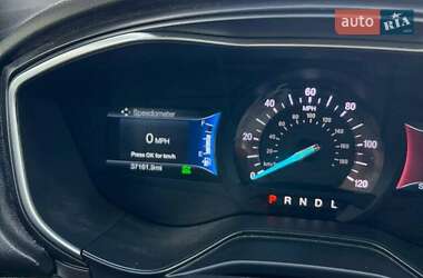 Седан Ford Fusion 2019 в 
