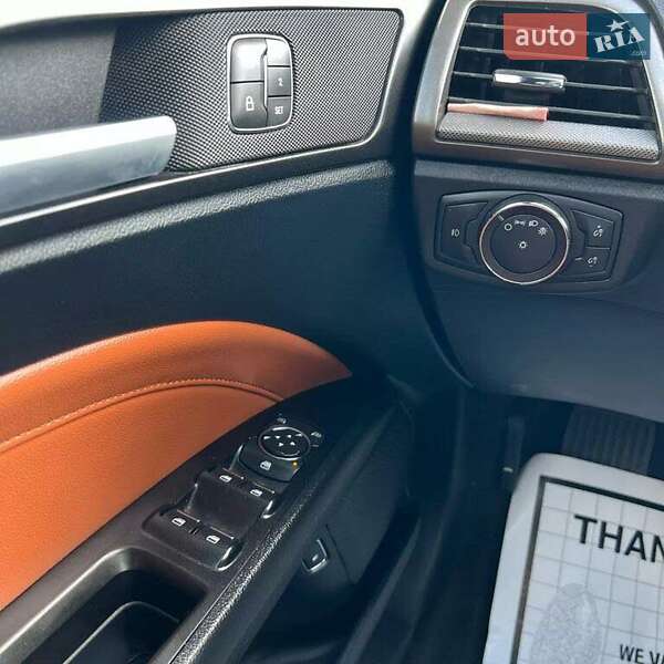Седан Ford Fusion 2019 в Львове