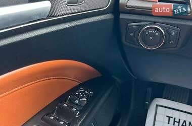 Седан Ford Fusion 2019 в 