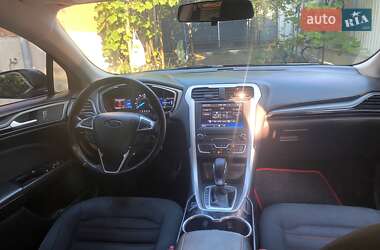 Седан Ford Fusion 2015 в Ужгороде