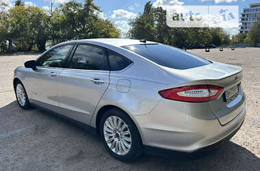 Седан Ford Fusion 2015 в Одесі