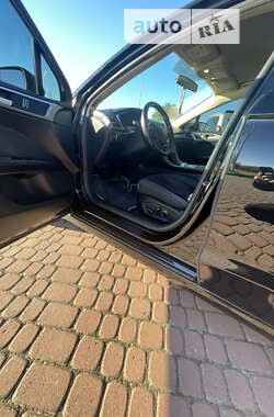 Седан Ford Fusion 2016 в 