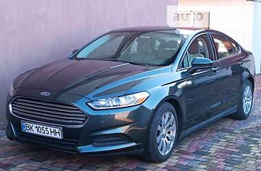 Седан Ford Fusion 2015 в Ровно