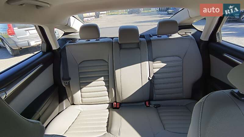 Седан Ford Fusion 2015 в Рівному
