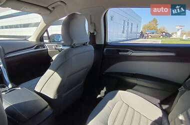 Седан Ford Fusion 2015 в 