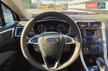 Седан Ford Fusion 2015 в 