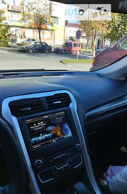 Седан Ford Fusion 2015 в 