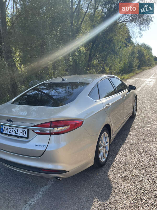 Седан Ford Fusion 2016 в Тараще