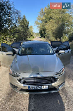 Седан Ford Fusion 2016 в Тараще