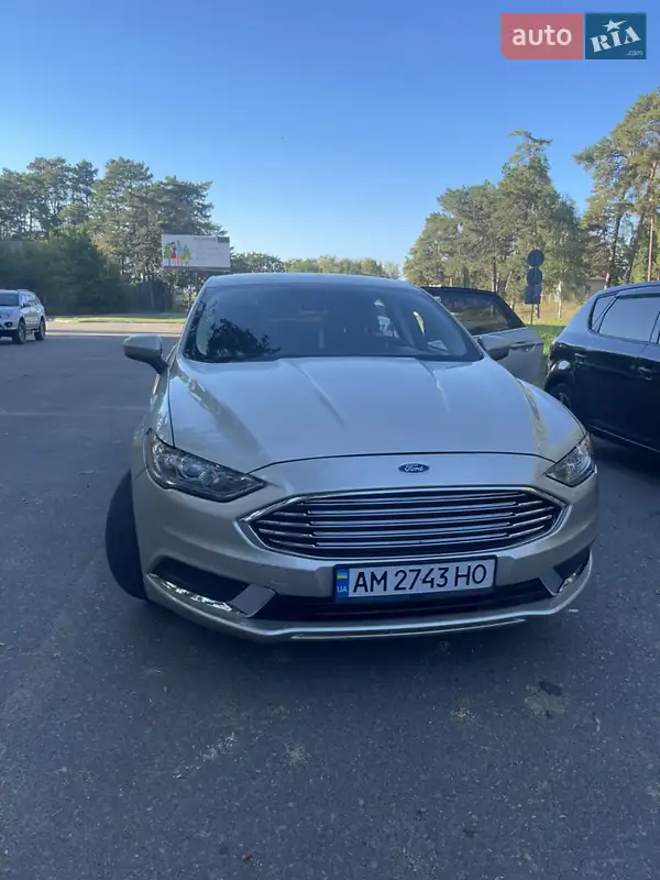 Седан Ford Fusion 2016 в 