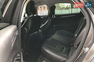 Седан Ford Fusion 2013 в 