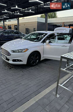 Седан Ford Fusion 2016 в 