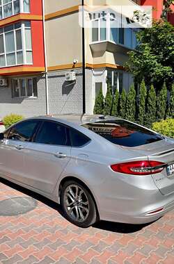 Седан Ford Fusion 2016 в 