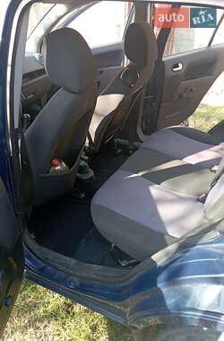 Хэтчбек Ford Fusion 2008 в 