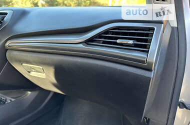 Седан Ford Fusion 2017 в 