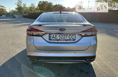 Седан Ford Fusion 2017 в 
