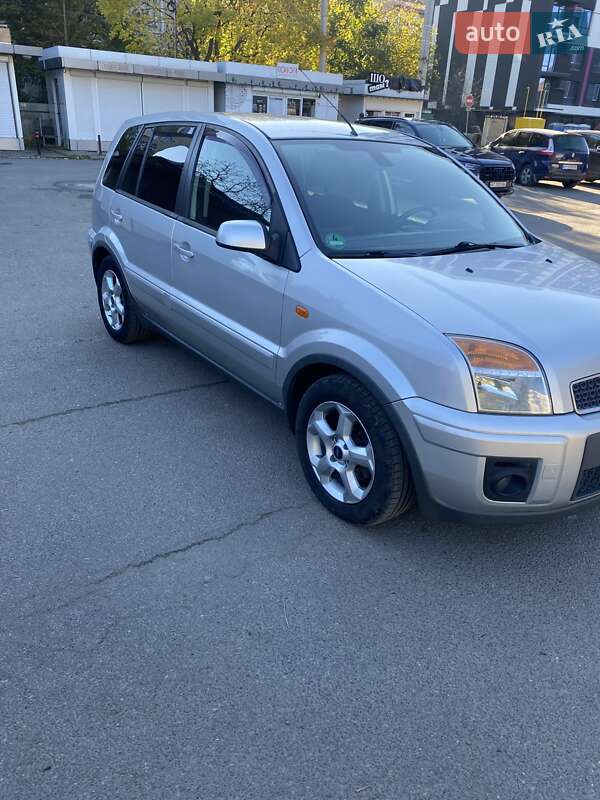 Хэтчбек Ford Fusion 2008 в Ивано-Франковске