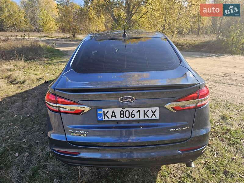 Седан Ford Fusion 2019 в Києві