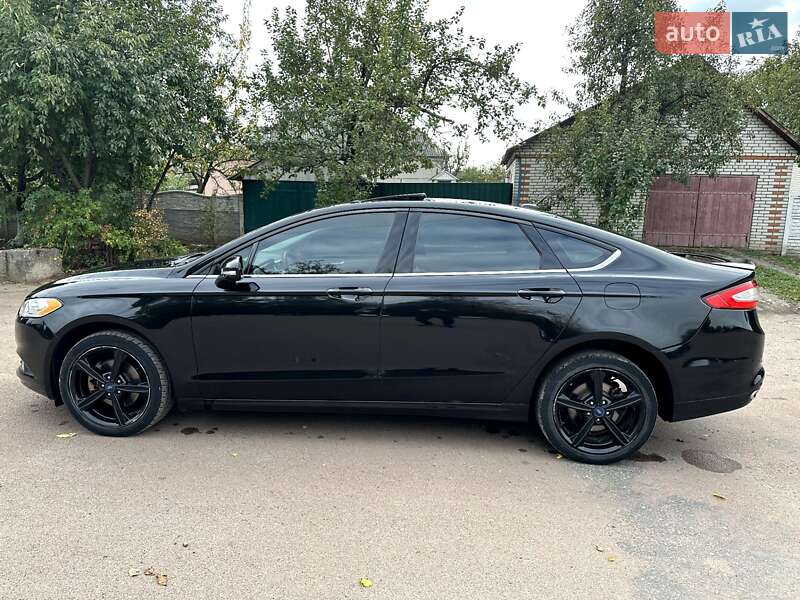 Седан Ford Fusion 2015 в Тростянці