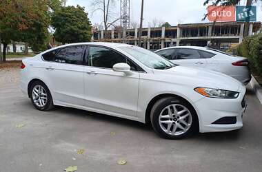Седан Ford Fusion 2014 в 