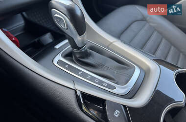 Седан Ford Fusion 2016 в 