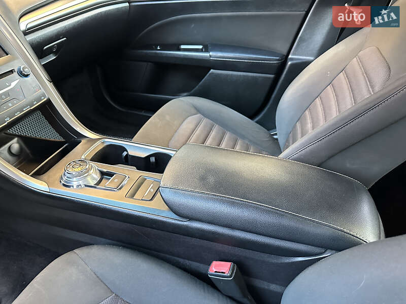 Седан Ford Fusion 2016 в Киеве фото 18 Седан Ford Fusion 2016 в Киеве