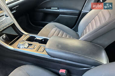 Седан Ford Fusion 2016 в 