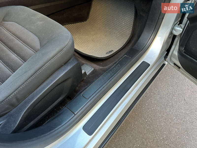 Седан Ford Fusion 2016 в Киеве фото 23 Седан Ford Fusion 2016 в Киеве