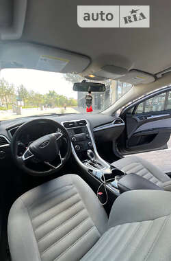 Седан Ford Fusion 2013 в Ровно