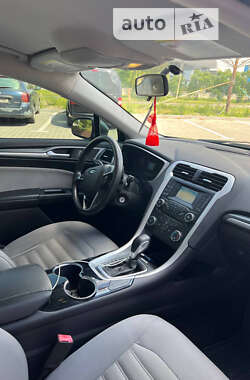 Седан Ford Fusion 2013 в Ровно