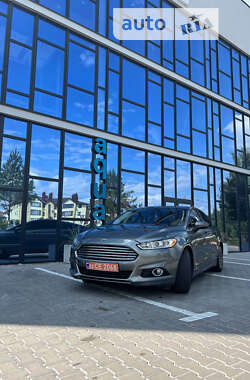 Седан Ford Fusion 2013 в Ровно