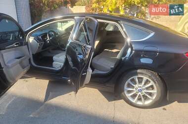 Седан Ford Fusion 2016 в 