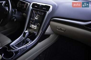 Седан Ford Fusion 2014 в 